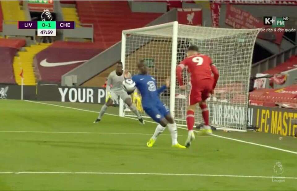 Any referees care to explain why this isnt handball?